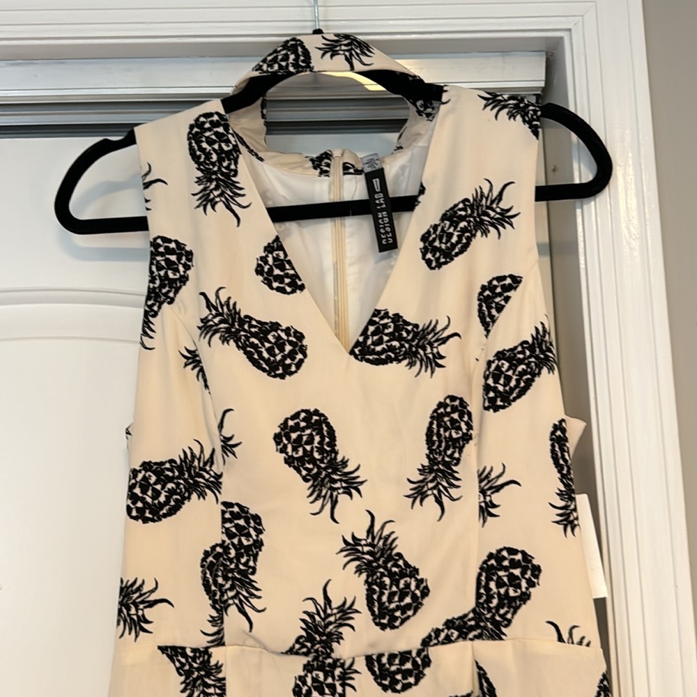 Design Lab Lord & Taylor Cream and Black Pineapple Romper - Picture 6 of 8